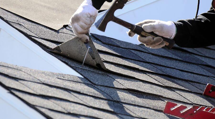 Professional gutter cleaning in Lakeside, CT